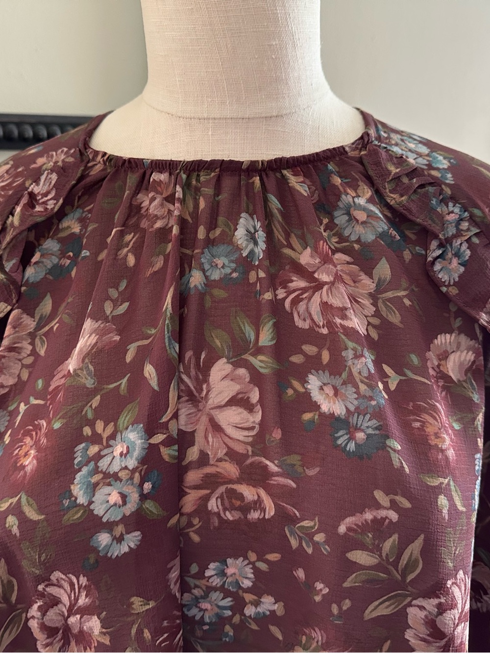 (NWT) TORRID Burgundy Floral Bell Sleeve Blouse with Flutter Detail -OX - Picture 6 of 11